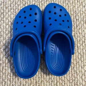 CROCS (Men’s 5) (Women’s 7)